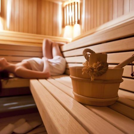 Pensiunea Casa Hortopan Târgu Jiu エクステリア 写真