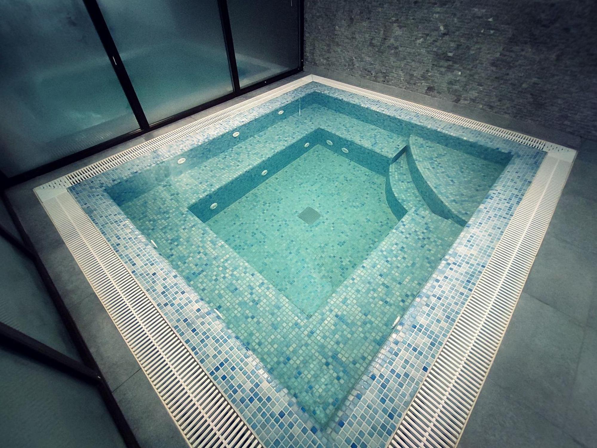 Pensiunea Casa Hortopan Târgu Jiu エクステリア 写真