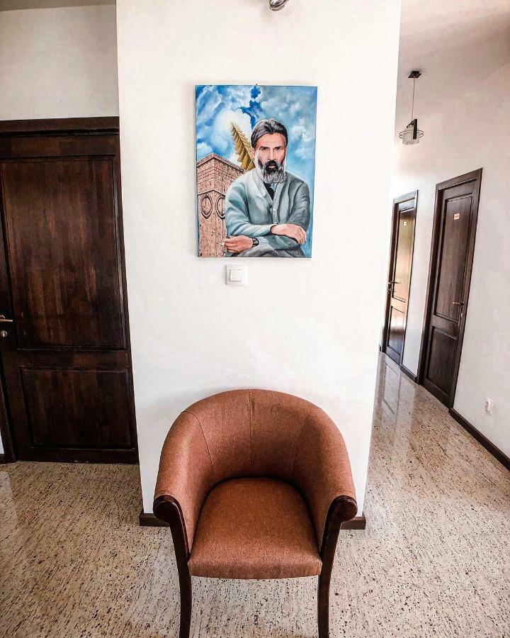 Pensiunea Casa Hortopan Târgu Jiu エクステリア 写真