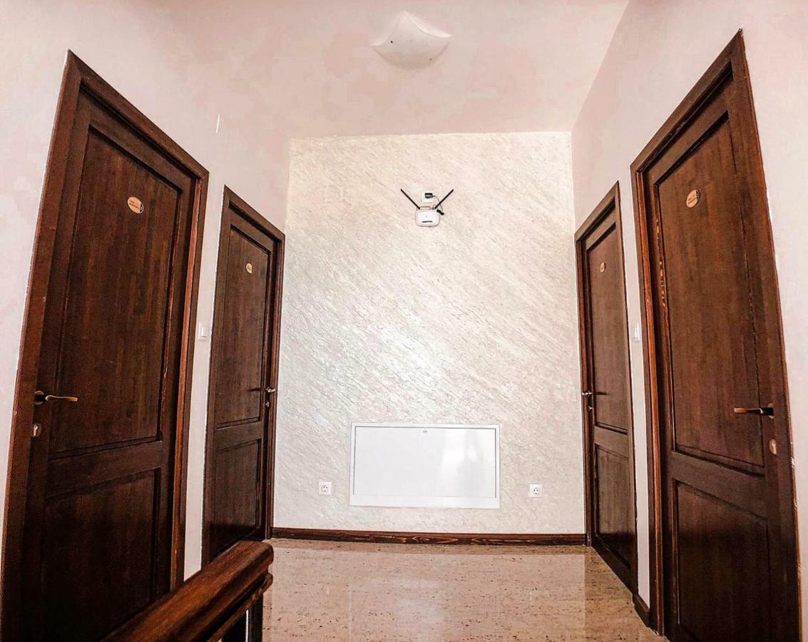 Pensiunea Casa Hortopan Târgu Jiu エクステリア 写真
